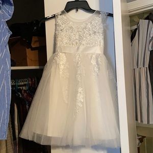 Flower girl dress. Size 6.